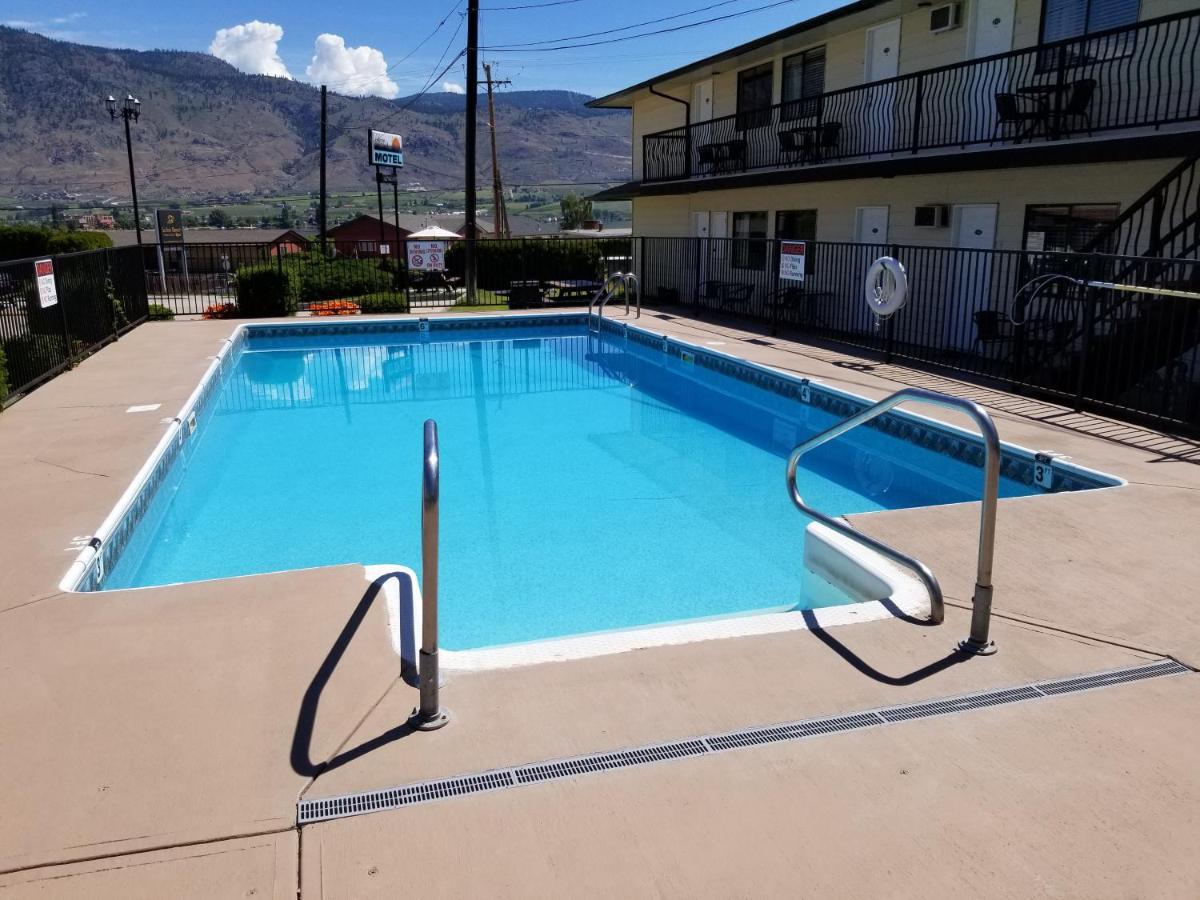 Osoyoos Lakeview Inn & Suites Bagian luar foto