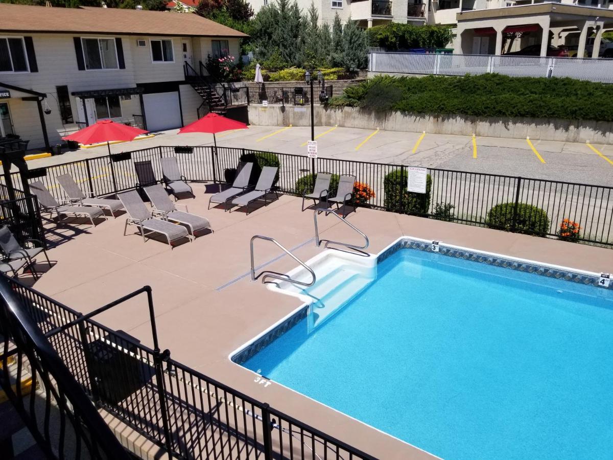 Osoyoos Lakeview Inn & Suites Bagian luar foto
