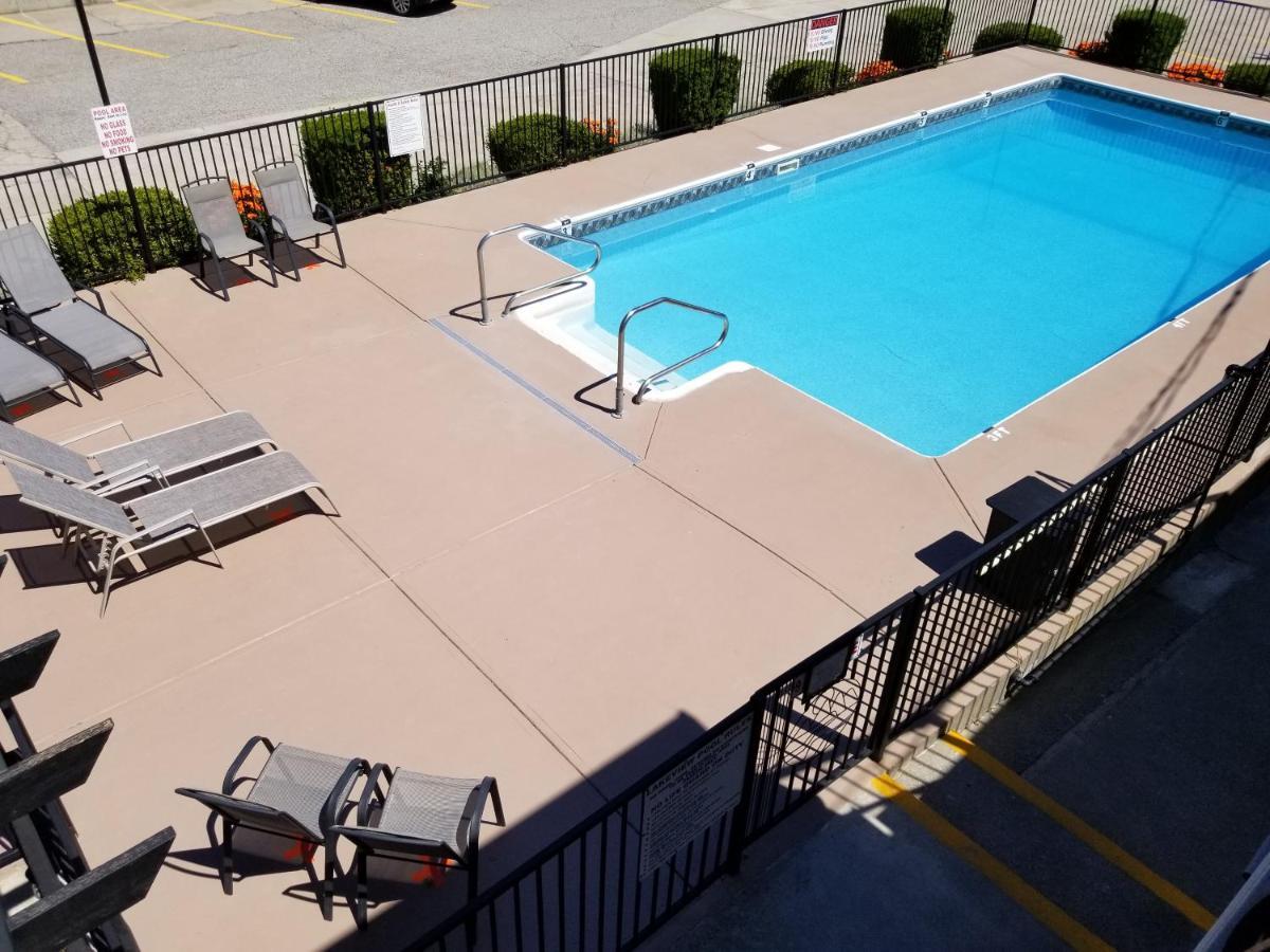 Osoyoos Lakeview Inn & Suites Bagian luar foto