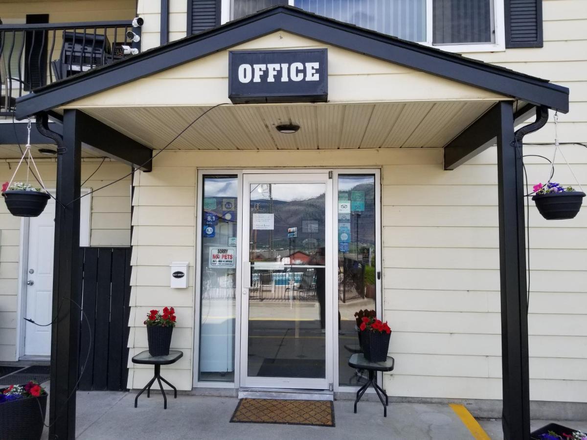 Osoyoos Lakeview Inn & Suites Bagian luar foto