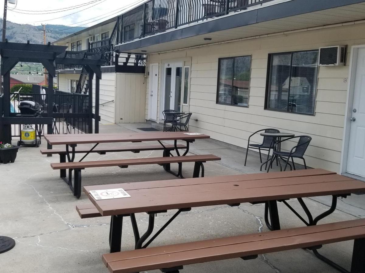 Osoyoos Lakeview Inn & Suites Bagian luar foto